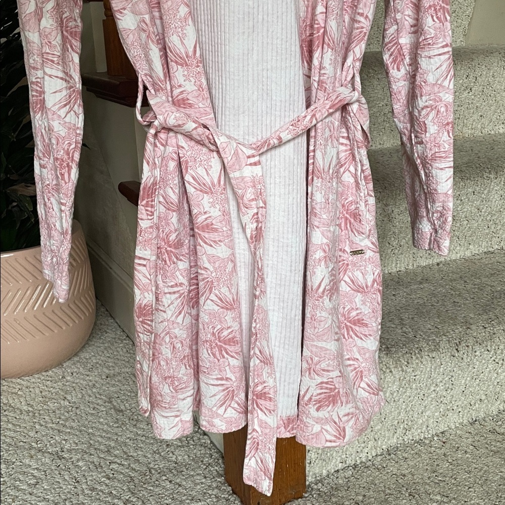 UGG Australia REAL UGG Light Pink Tropical Leaf Pattern Robe - Picture 3 of 16